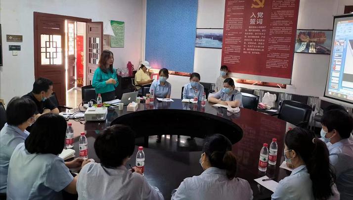 HXQC湖北分公司助推東湖落雁景區(qū)提檔升級(jí)開(kāi)展禮儀培訓(xùn)